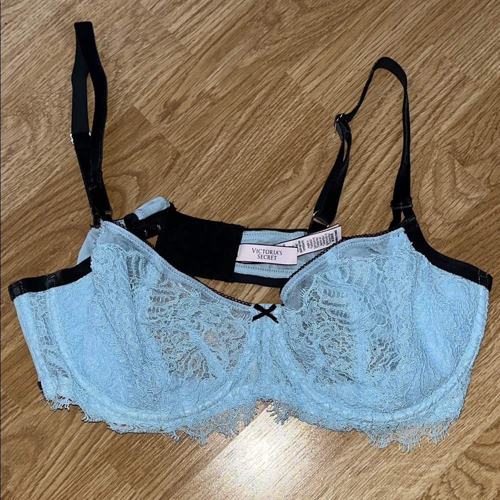 Victoria's Secret Sky Blue Lace Bra